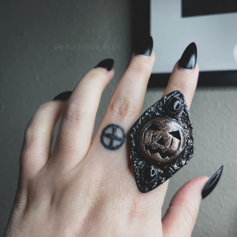 The Samhain Ring Size 8.5